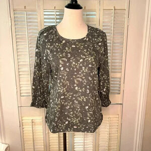 CeCe gray long sleeve top with floral vine print